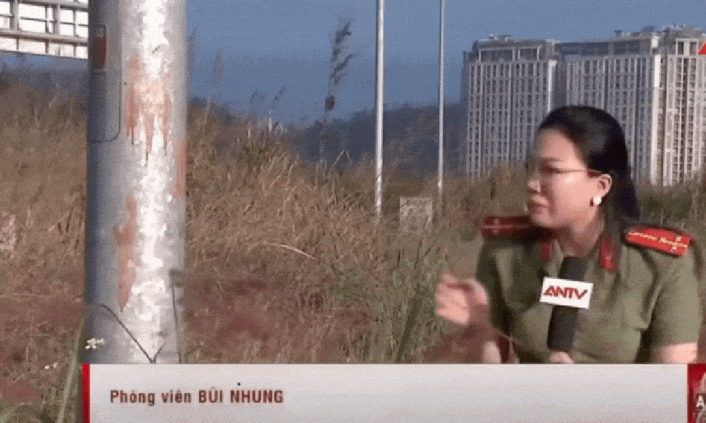 Nữ phóng viên bật khóc giữa hiện trường Thiếu tá Công an hy sinh: 