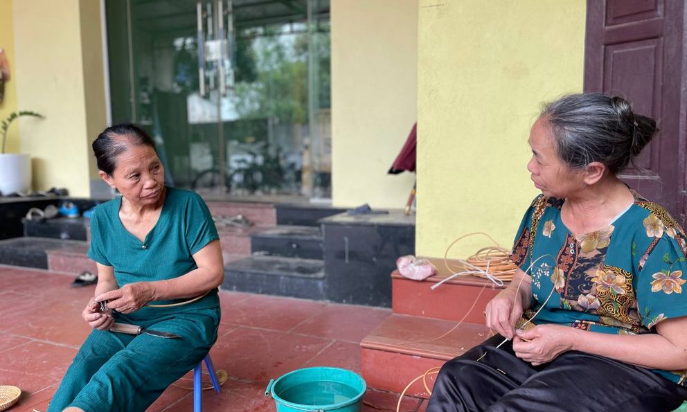 Người dân hoang mang kể lại vụ cướp ngân hàng ở Hà Nội: Đối tượng giả bộ đi vệ sinh, mang theo dao và xăng để đe dọa