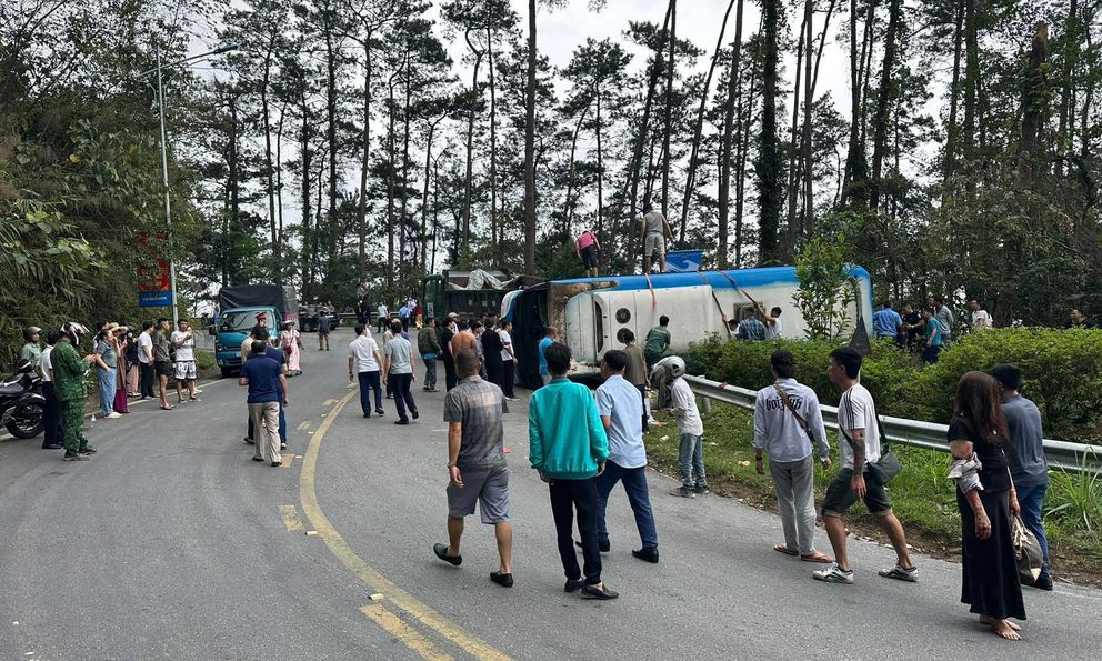 Vụ lật xe khách ở Tam Đảo khiến 3 người tử vong, nhiều người bị thương: 3 trường hợp được chuyển khẩn cấp về Bệnh viện Việt Đức