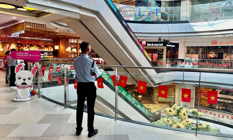 Không khí rất khác tại Vạn Hạnh Mall trong ngày cuối tuần: Có 2 khu vực đông khách hơn hẳn