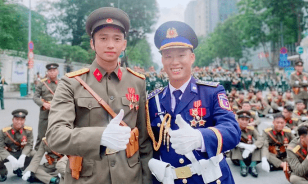 Danh tính quân nhân có điệu cười 