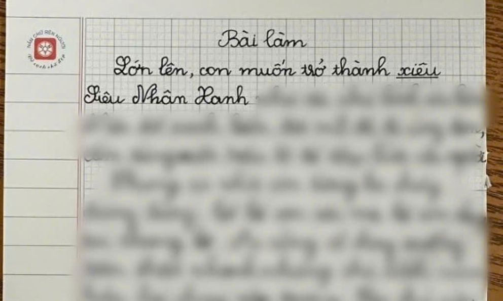 Viết văn ước lớn lên thành siêu nhân xanh, bé trai suýt 