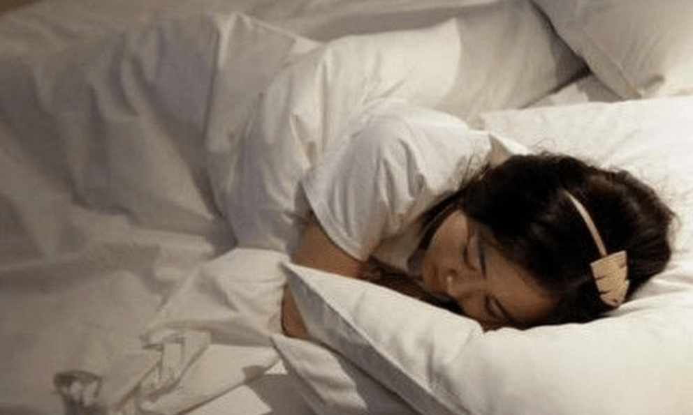 Nghe con gái thì thầm trong mơ: 