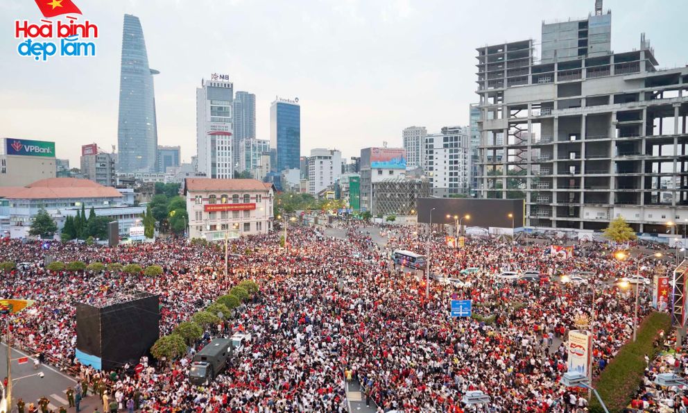 Những hình ảnh ấn tượng từ trên cao ở trung tâm TP.HCM trong ngày đại lễ 30/4