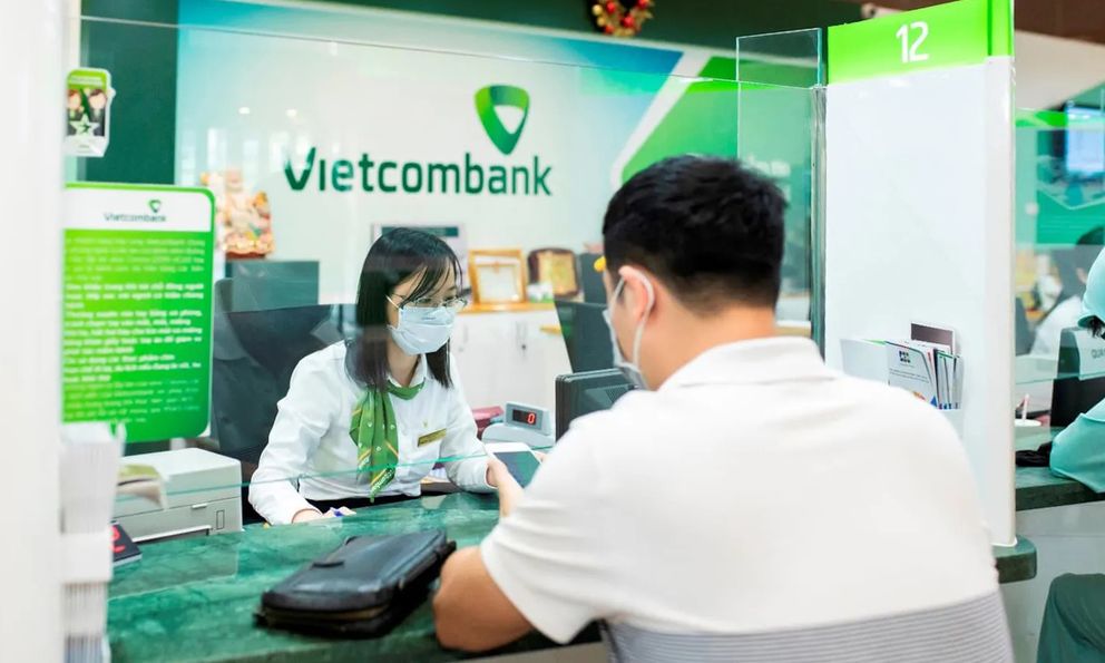 Chủ tài khoản Vietcombank lưu ý thời gian chuyển tiền trên app trong 5 ngày nghỉ lễ