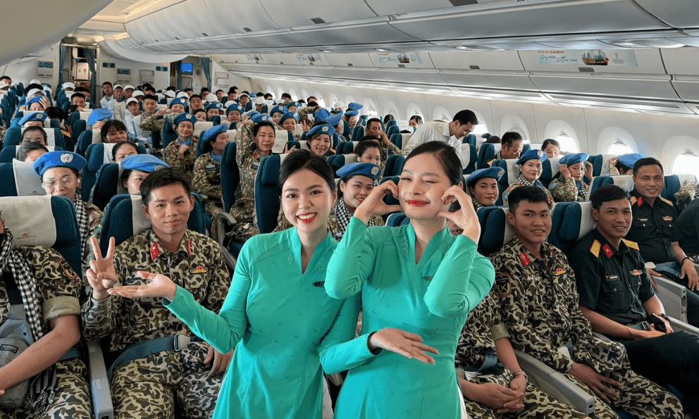 Chia sẻ của nữ tiếp viên hàng không về bức ảnh “đã dùng hết may mắn trong ngày”