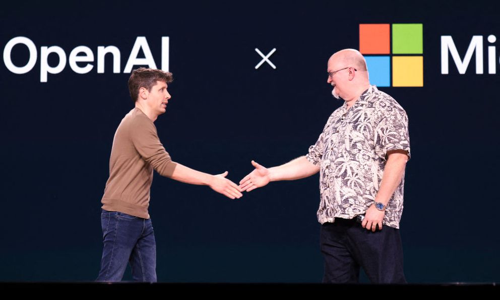 OpenAI không muốn chia tiền nhiều cho Microsoft