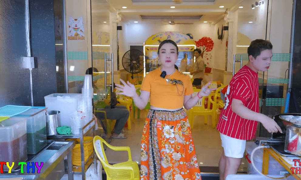 Ty Thy lần đầu nói về lý do liên tục chuyển quán, phản hồi chuyện không đeo khẩu trang khi làm gỏi đu đủ