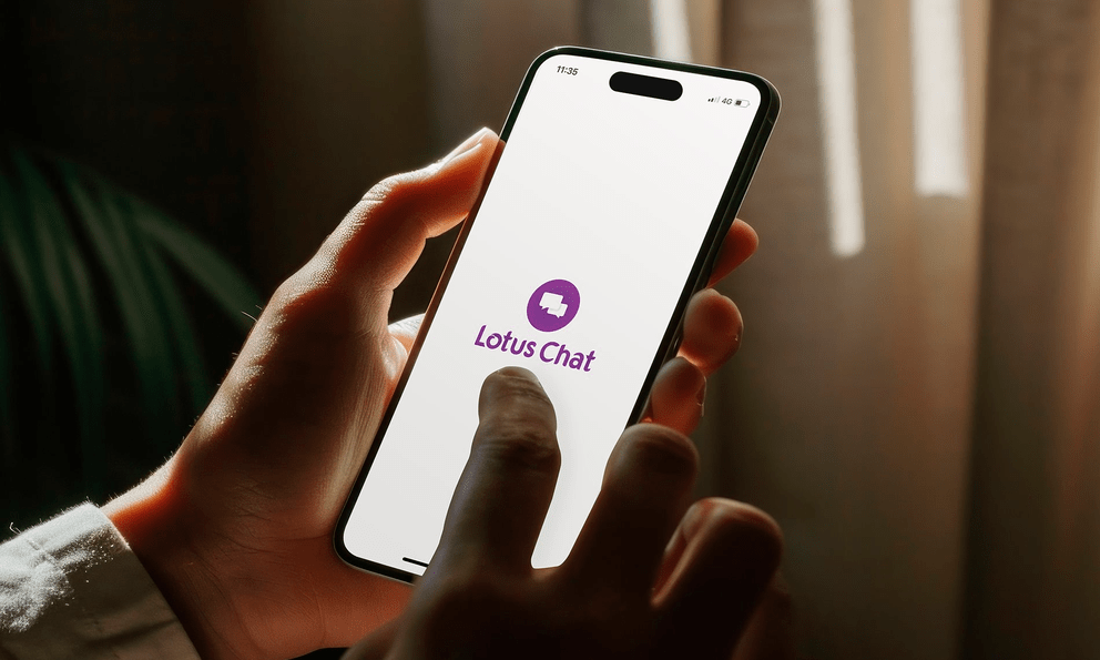 Review nhanh Lotus Chat, app chat 