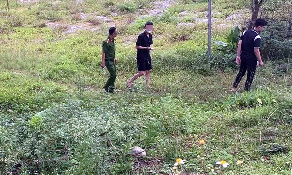 Phát hiện thi thể nam giới treo trên cây ở Hà Nội