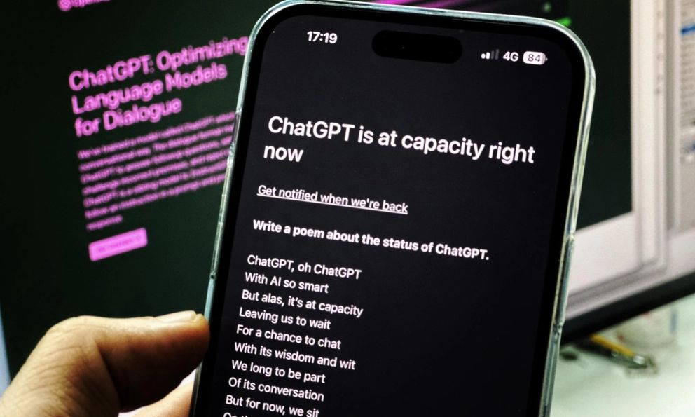 ChatGPT gặp sự cố trên diện rộng, người dùng nháo nhào!