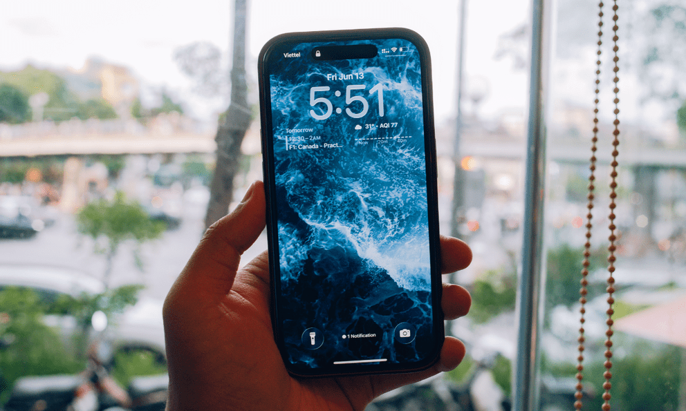 Tại sao bạn không nên cài đặt iOS 26 lúc này?