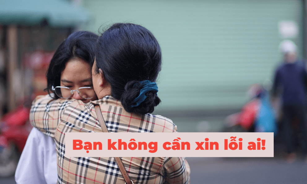 Thi xong, nữ sinh 2k7 dầm mưa về nhà rồi khóc nức nở với mẹ: 