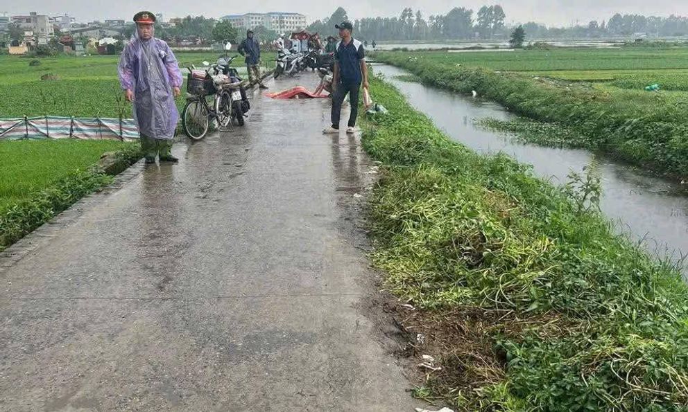 Sau tiếng sét lớn, một người phụ nữ ở Hà Nội tử vong