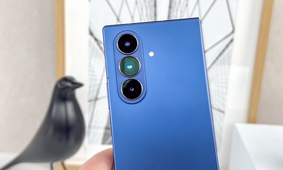Chiếc điện thoại gần 70 triệu Samsung vừa giới thiệu có gì đặc biệt, vì sao người chê đắt kẻ nói rẻ? 