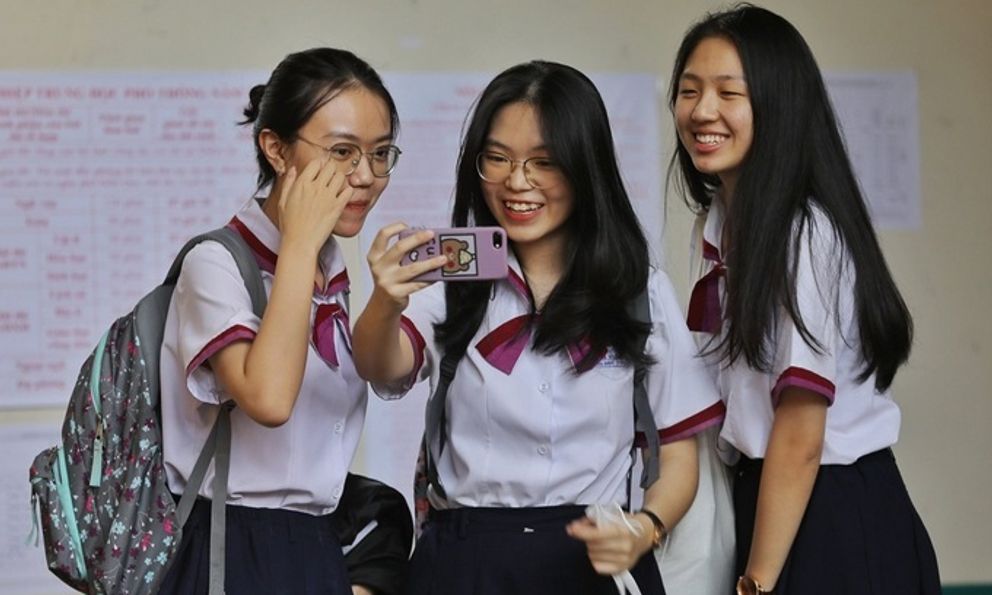 Lộ diện 12 thủ khoa tốt nghiệp THPT 2025: 9 bạn đạt điểm tuyệt đối, một thí sinh xuất sắc đứng đầu cả 2 khối