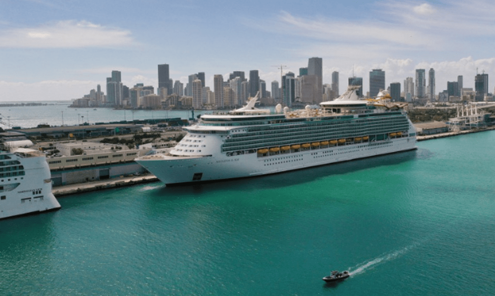 Căn bệnh bí ẩn khiến hơn 140 người đổ bệnh trên du thuyền hạng sang