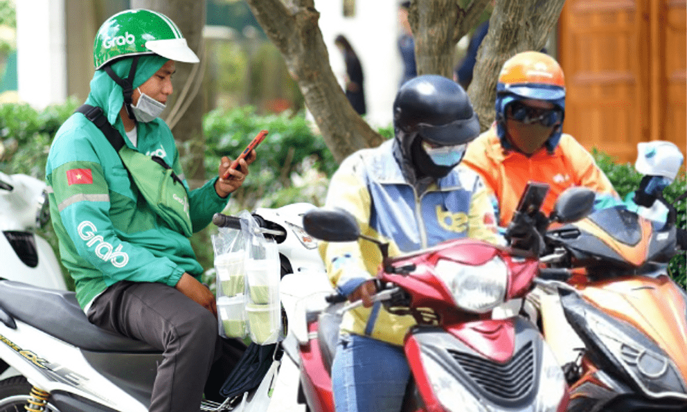 Rục rịch bỏ xe xăng chạy xe điện nhưng các bác tài vẫn lăn tăn trăm mối: Muốn lắm mà vẫn chưa dám!