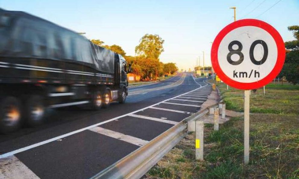 Lái xe quá tốc độ cho phép, 1 tài xế phải nộp phạt gần 3 tỷ đồng