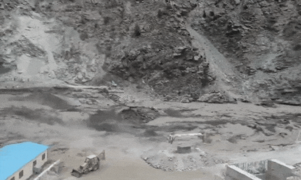 Người dân đang ăn trưa thì bị cuốn trôi: Lũ quét kinh hoàng khiến ít nhất 56 người chết, 80 người mất tích ở Ấn Độ