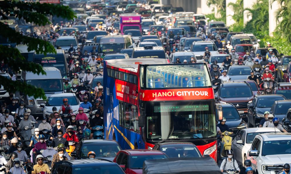 Mệt mỏi, chùn chân giữa biển ùn tắc ngày đầu đi làm trở lại sau kỳ nghỉ lễ 2/9