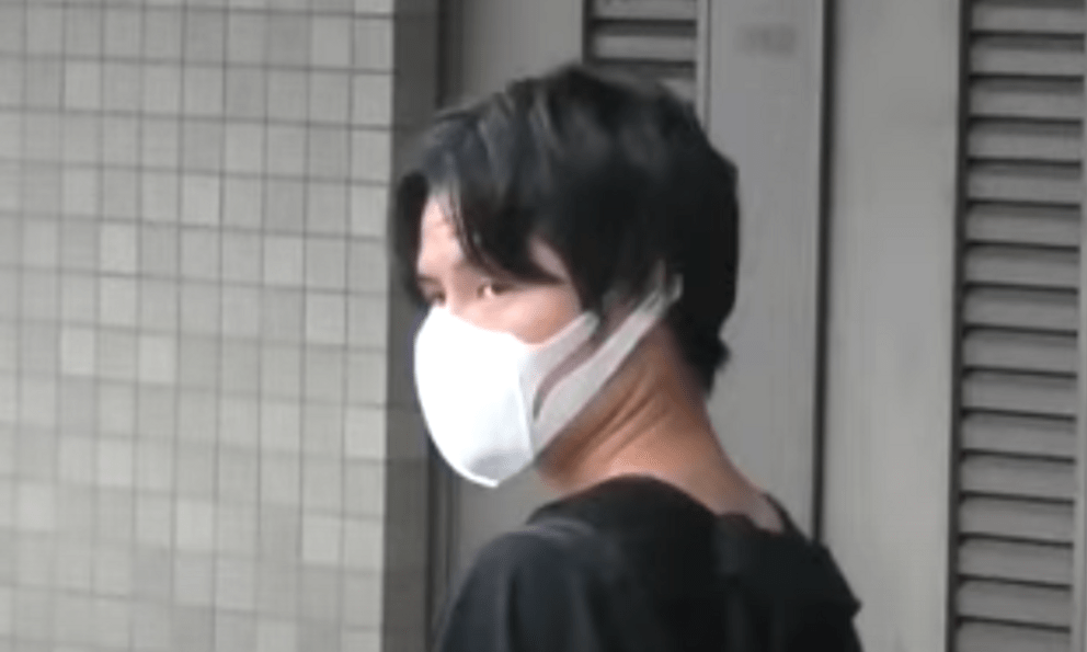 Rúng động Nhật Bản: Thầy giáo 28 tuổi bị bắt vì quay lén dưới váy nhiều bé gái, lật tẩy 