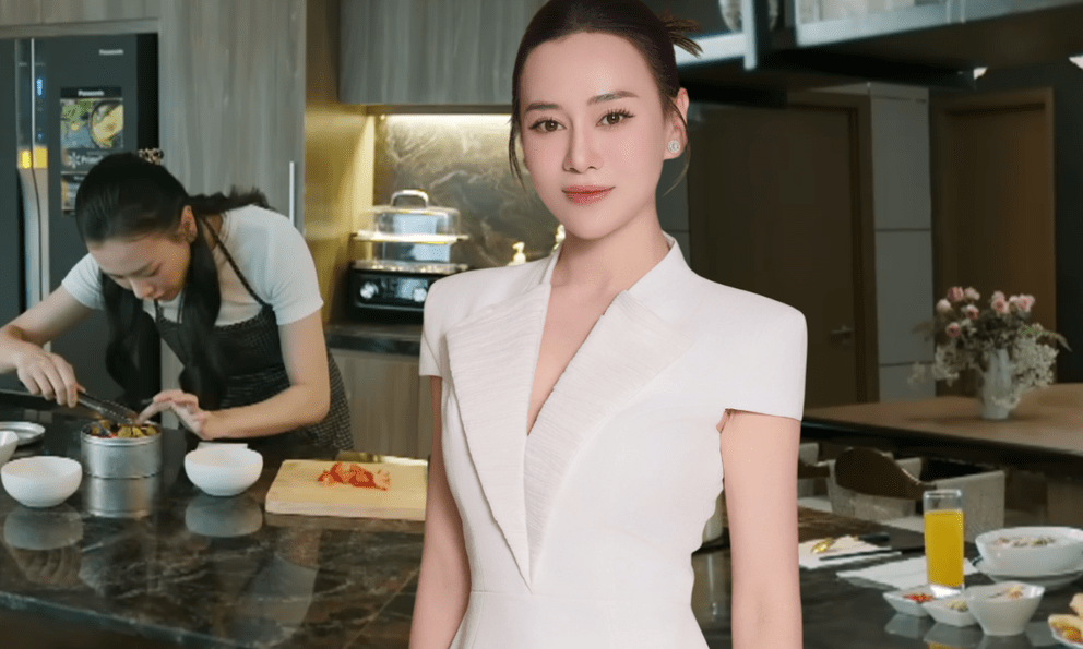 Căn nhà chưa trả nợ xong của Phương Oanh trong phim 