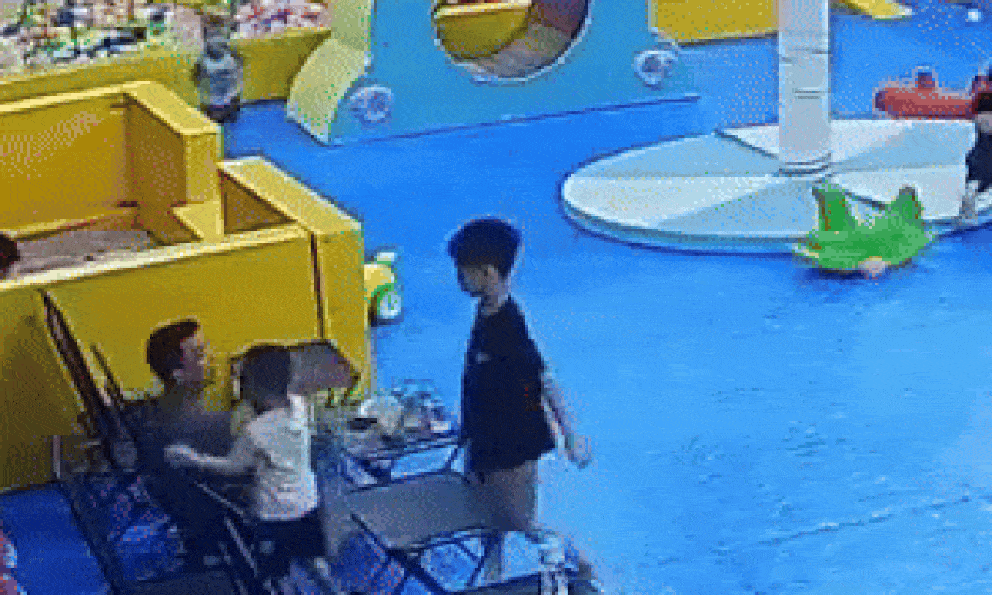 Vụ bé trai bị tát ù tai trong khu vui chơi ở Hà Nội: Động thái bất ngờ từ gia đình cháu bé