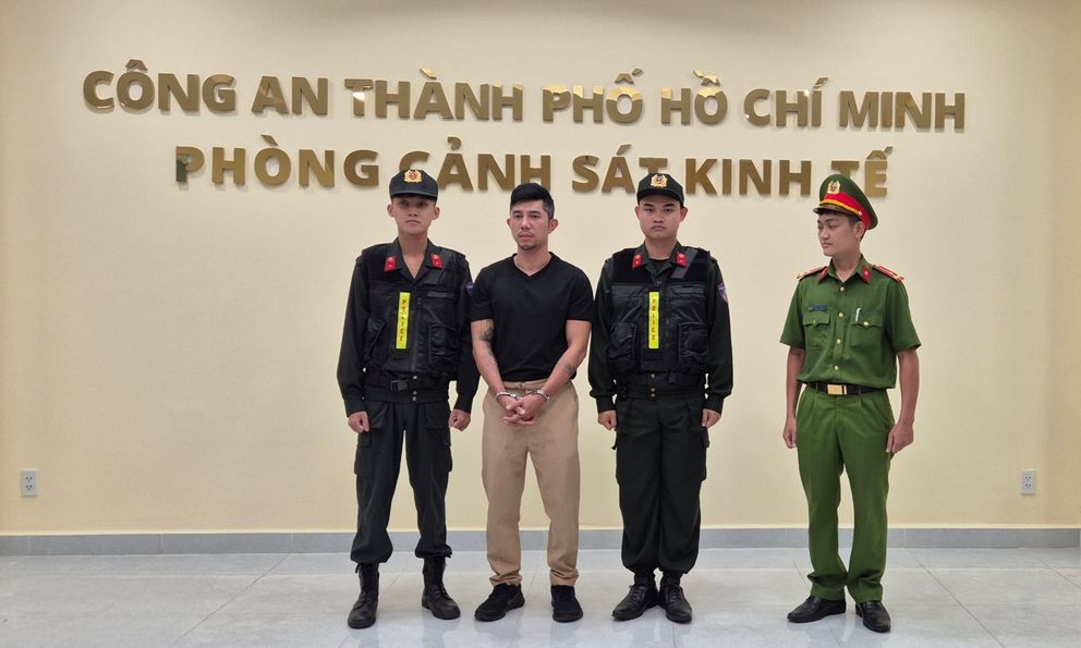 Ảnh, Clip: Lương Bằng Quang lại gây sốc