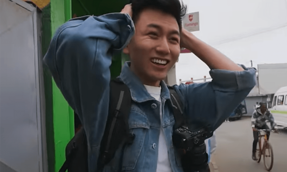 Khoai Lang Thang bị chèn ép