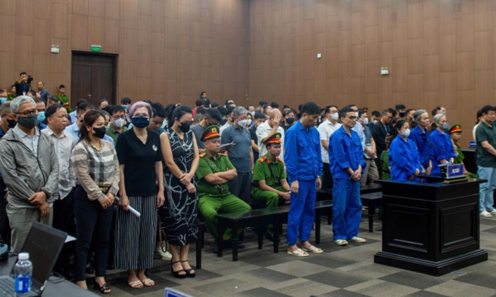 Khai đánh bạc 61 lần ở khách sạn Pullman vì “tò mò”, cựu phó trưởng phòng bị chủ toạ hỏi lại 1 câu đứng hình