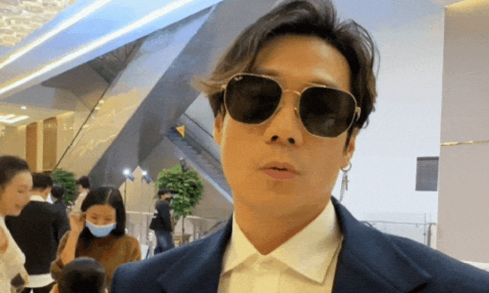 Khánh Phương lên tiếng sau khi bị cơ quan chức năng mời làm việc, nói gì về vụ bị lộ tin nhắn nhóm?