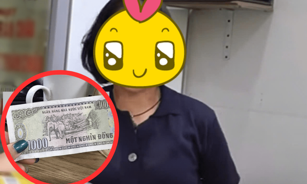 Chủ quán mỉa mai khách đi ăn mà 