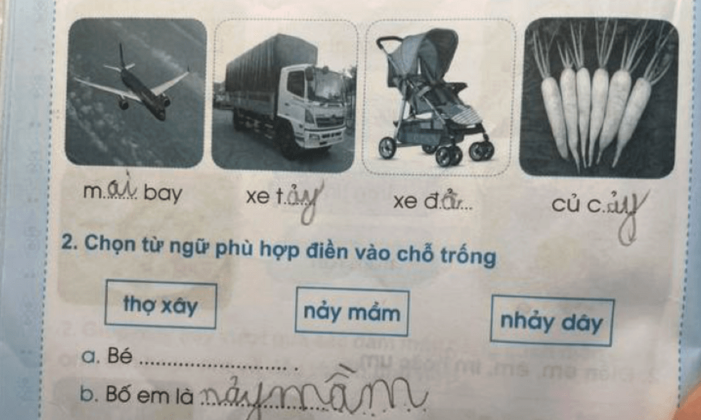 Bài tập Tiếng Việt của học sinh lớp 1 khiến phụ huynh 
