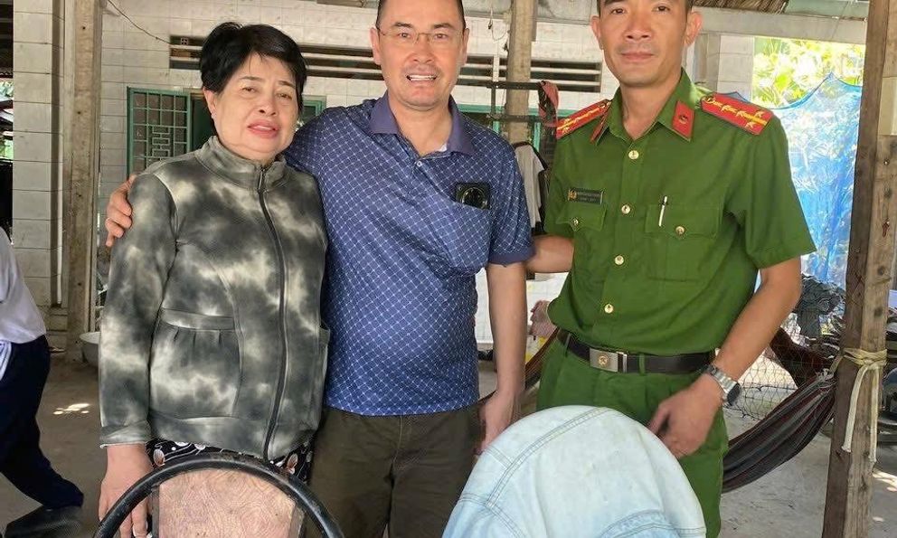 13 năm bặt vô âm tín, người đàn ông 48 tuổi lặn lội từ Pháp về Việt Nam tìm lại người thân thất lạc: Cuộc đoàn tụ đẫm nước mắt