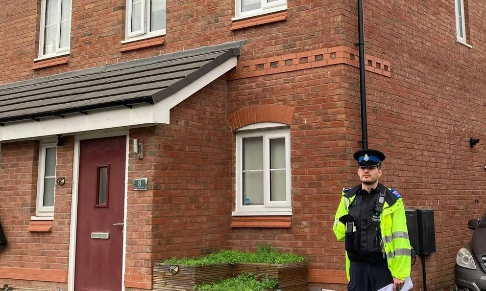 Giáo viên âm nhạc mang thai đôi đột tử ở tuần thứ 25, cả cộng đồng Kirkby bàng hoàng