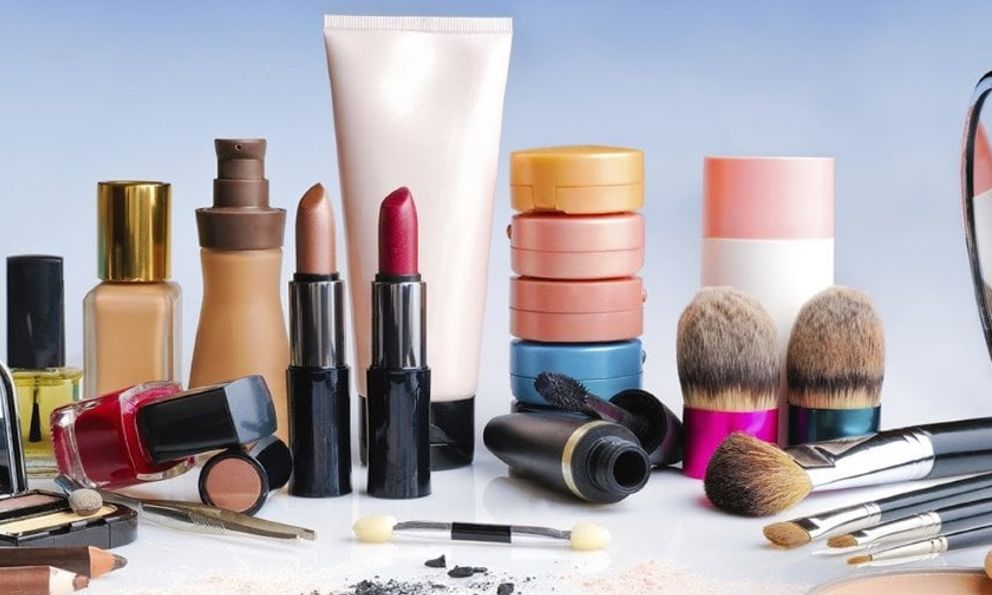 Danh sách 46 loại mỹ phẩm bị thu hồi trong 1 ngày: Dầu gội, dầu xả, kem dưỡng da, toner... 