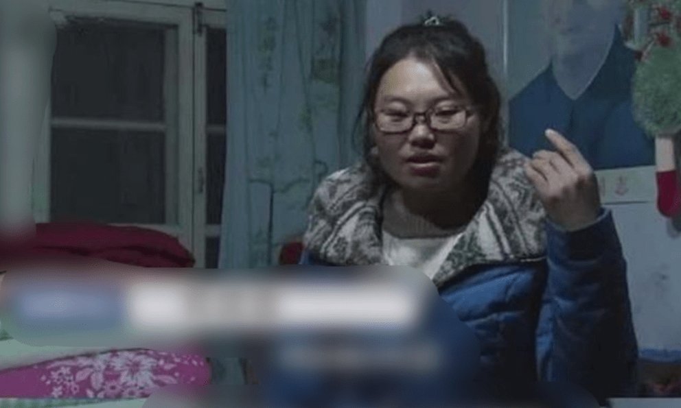 Cô gái 33 tuổi ăn bám bố mẹ già suốt hơn 10 năm, bị nhắc đi làm liền quát: 