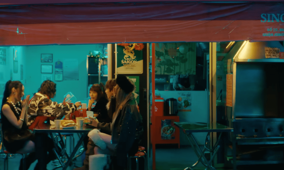 Bánh mì Việt lên MV của idol Kpop: Khung cảnh quán ăn khiến dân mạng vỗ tay rần rần 