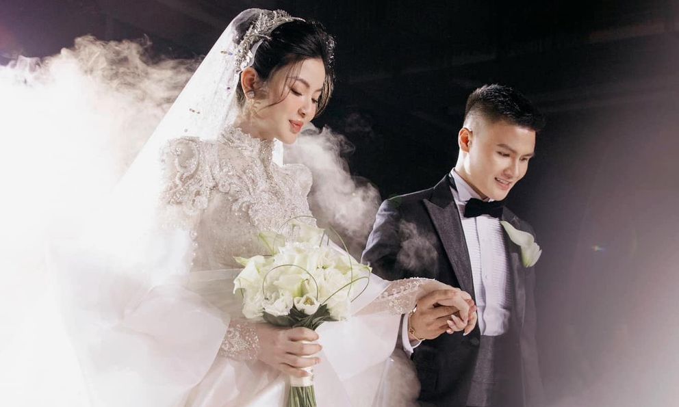 Cuộc sống hôn nhân của Quang Hải và Chu Thanh Huyền sau hơn 1 năm