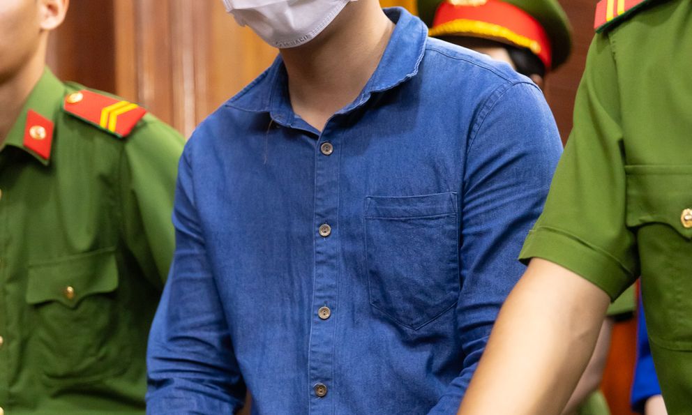 CLIP: Quang Linh Vlogs xin lỗi người đã yêu thương, nhắc đến bố mẹ trong lời nói sau cùng