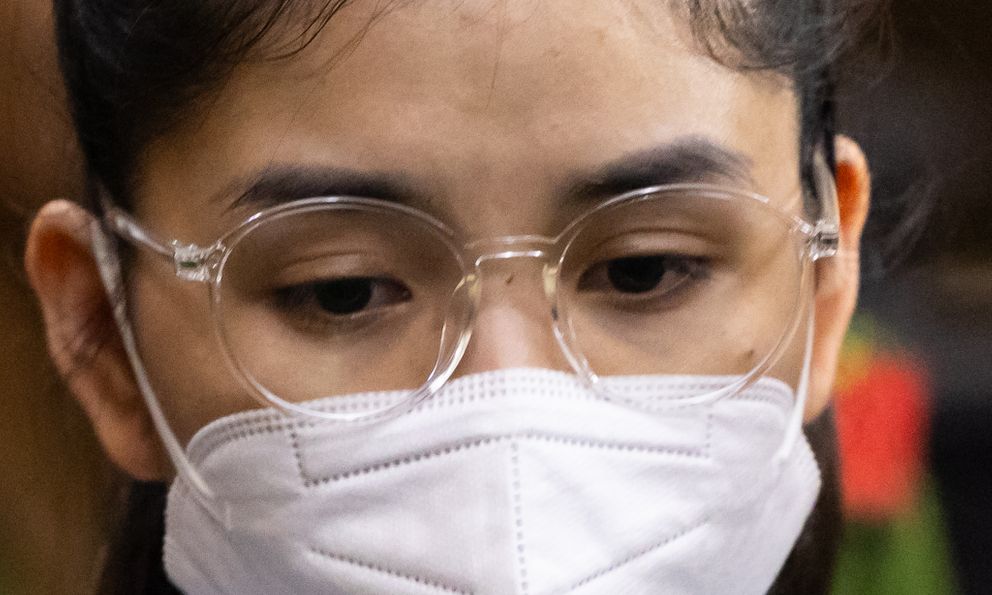 Hằng Du Mục khóc nghẹn: “Hai con nhỏ bị quấy rối, đang phải đối diện với việc bị tước quyền nuôi con”