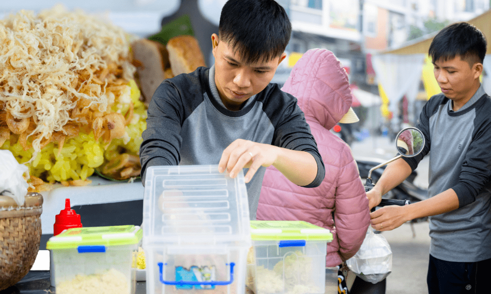 5h sáng dậy bán xôi, 8h30 có mặt ở văn phòng: Chàng trai 1992 xoay xở giữa nhịp sống đắt đỏ ở Hà Nội