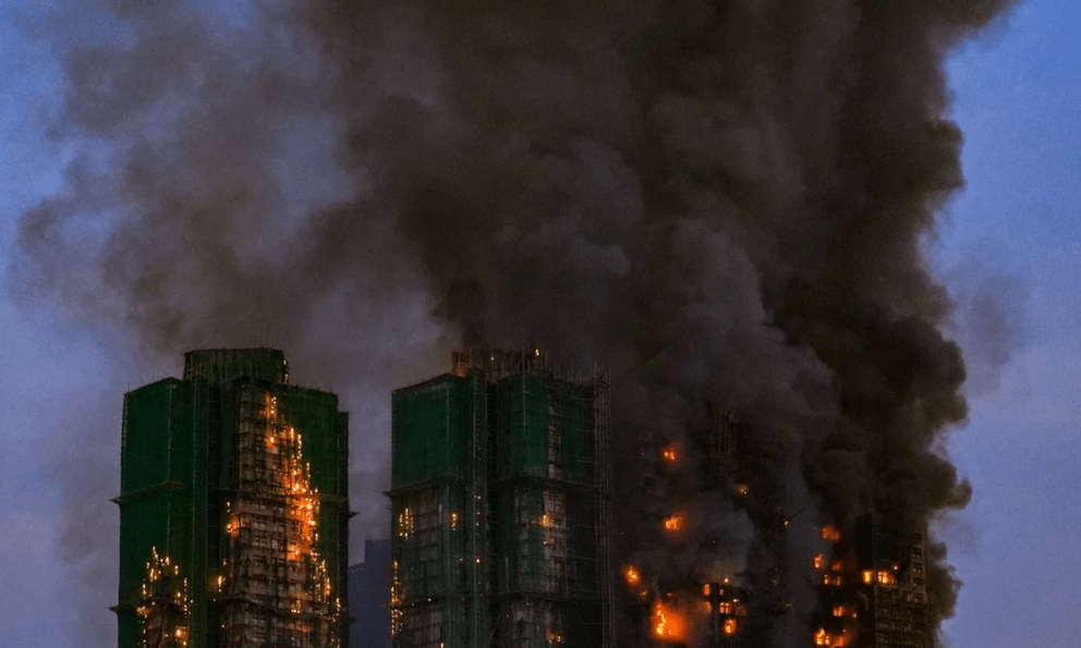 Điều gì gây nên vụ cháy thảm khốc khiến ít nhất 36 người chết, 29 người bị thương và 279 người vẫn đang mất tích tại Hồng Kông (Trung Quốc)?