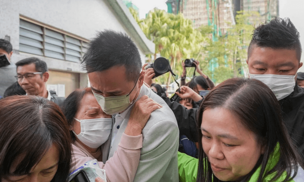 Số người tử vong trong vụ cháy 8 tòa chung cư ở Hong Kong (Trung Quốc) tăng lên 65, hàng chục người vẫn còn mất tích