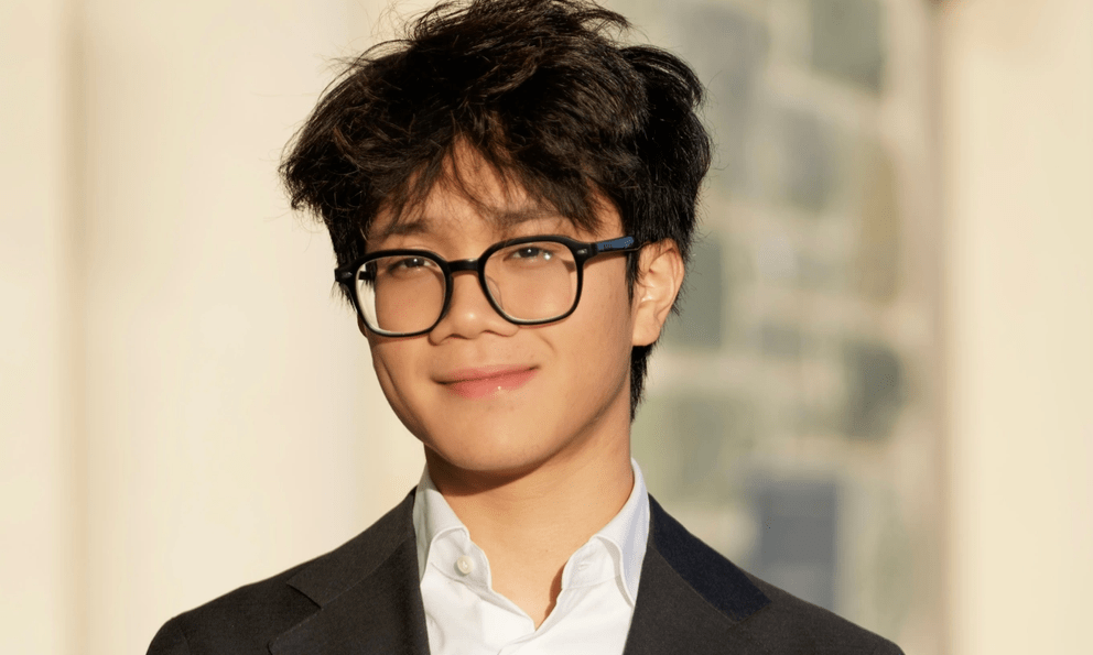 Tiểu thuyết cũng không dám viết: Nam sinh điển trai đỗ 11 chương trình Tiến sĩ từ năm 22 tuổi, từng thực tập ở Stanford, GPA gần tuyệt đối!