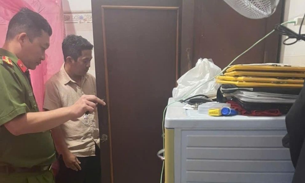 Khám xét nơi làm việc và chỗ ở của công chức xã Ức Kim Khoan