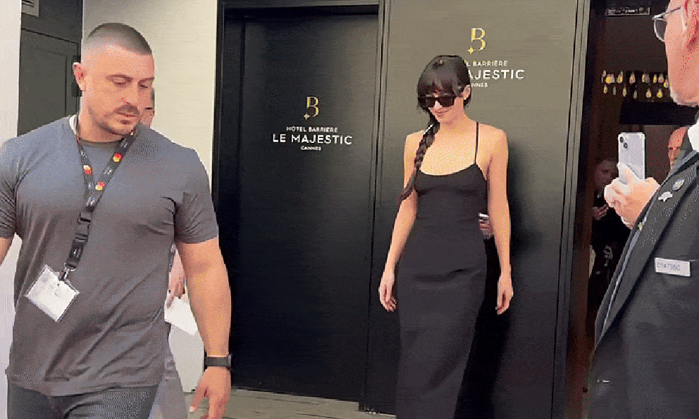 Mỹ nhân 18+ đẹp đến nỗi bị cả MXH cấm dao kéo: Nhan sắc bén đứt tay, body mướt mắt mê hoặc 8 triệu fan