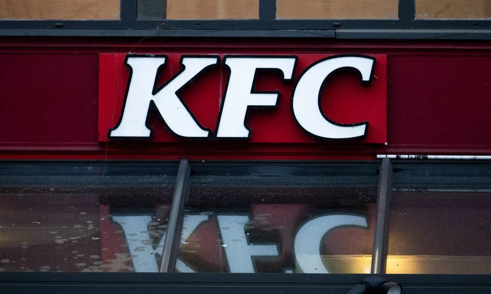 Bé gái 13 tuổi nghi bị hiếp dâm tập thể trong nhà vệ sinh của KFC, 4 kẻ bị bắt giữ