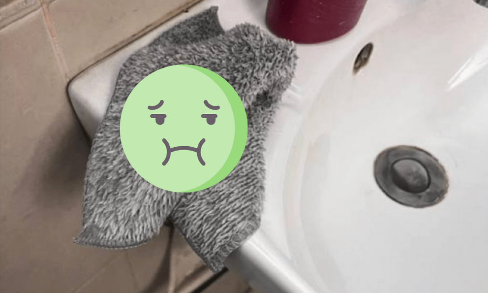 Con gái lớp 10 học giỏi đột ngột hành xử lạ, phụ huynh Hà Nội 